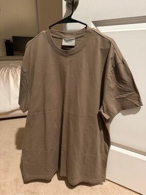 Essentials T-shirt